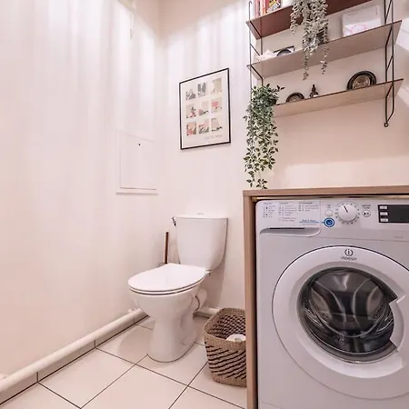Apartment Charming Modern And Bright 4p