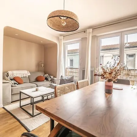 Charming Modern And Bright 4p