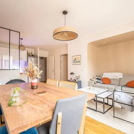 Charming Modern And Bright 4p *
