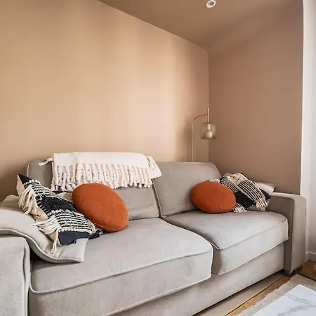 Charming Modern And Bright 4p Apartment